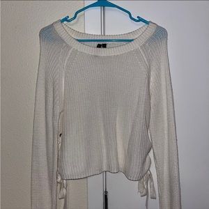 scoop neck cropped sweater
